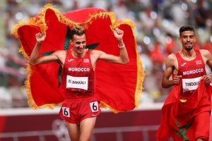 البطل المغربي سفيان البقالي يحرز ذهبية سباق 3000 متر موانع باليابان وجلالة الملك يهنئه…