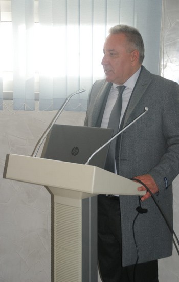 الدكتور شكيب التاززي رئيس جمعية الباحثين في مجال ديداكتيك اللغة الفرنسية بالمغرب