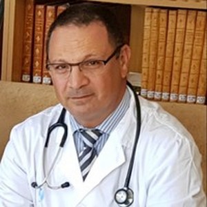 الدكتور محمد اطريشة