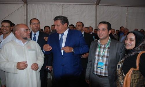 بوشتى بوصوف بجانب أخنوش وزير الفلاحة في حفل رسمي