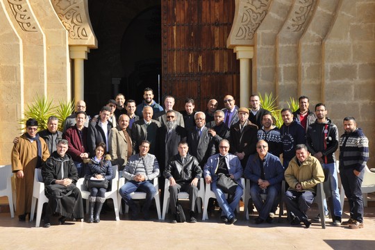 صورة جماعية لأعضاء الجمعية المغربية للصحافة الرياضية في دورة تكوينية بجهة فاس مكناس