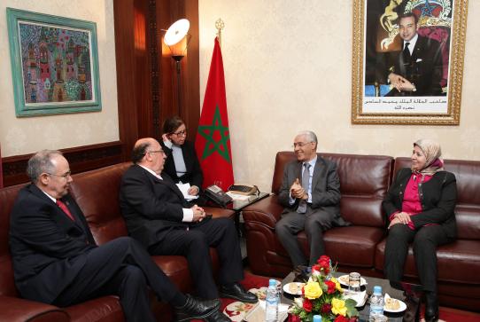 كنزة الغالي ورشيد الطالبي مع مسؤولين برلمانيين بالبرلمان المغربي