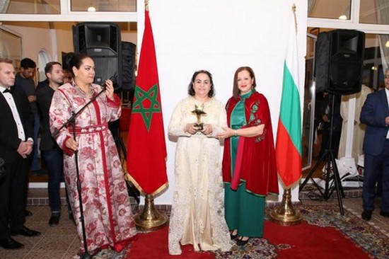 مجلس مغربيات العالم يتوج سفيرة المغرب ببلغاريا زكية الميداوي بنجمة الديبلوماسية المثقفة