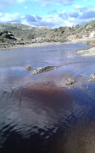 منظر لتلوث مياه وادي ورغة بإقليم تاونات
