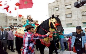 القارئة الأولى بالمغرب التلميذة مريم أمجون تستقبل استقبال الأبطال بمهد الخيول بتيسة بتاونات