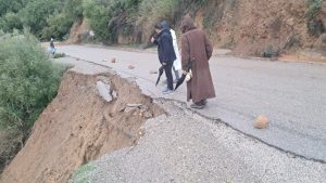 تدخلات لفك العزلة عن عدد من الدواوير النائية بجماعة عين مديونة بتاونات