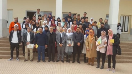 ثانوية ابن رشد بالنواصر بالدارالبيضاء تنظم لقاءا مفتوحا مع الروائي إبن تاونات الدكتور عبد اللطيف محفوظ