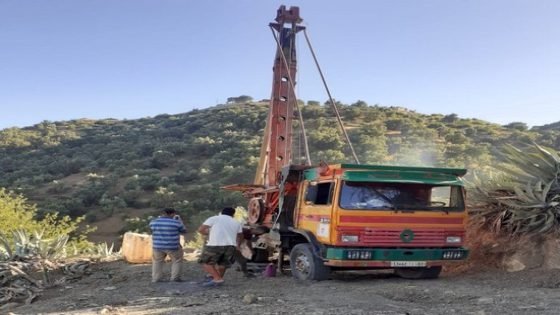 مواطنون بدوار زواوة السفلى بجماعة فناسة باب الحيط في تاونات يطلبون ” أهل الأرض والسماء ” لبناء “شاطو”!