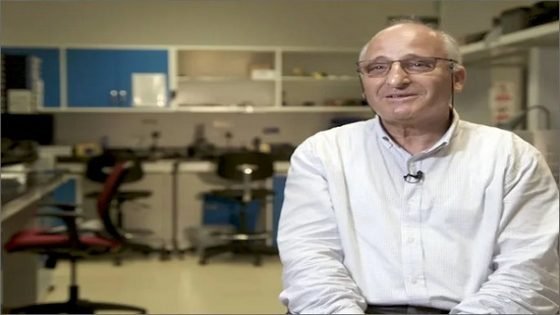 العالم المغربي رشيد اليزمي ينال براءة اختراع بطاريات الليثيوم في الصين