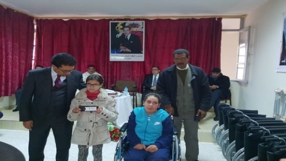 جمعية أفق للتنمية لذوي الإحتياجات الخاصة توزع 1000 نظارة طبية بالمجان لفائدة الأطفال المتمدرسين بإقليم تاونات