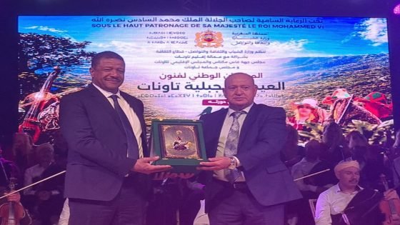وزارة الشباب والثقافة تُكرم عامل إقليم تاونات نظير مجهوداته في صون التراث المحلي