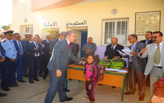 توزيع المحفظات المدرسية بلوازمها لفائدة تلاميذ وتلميذات المؤسسة