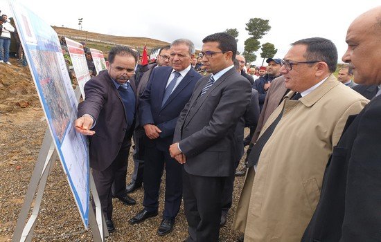 حمو أوحلي كاتب الدولة المكلف بالتنمية القروية يزور تاونات و يتفقد عددا من المشاريع المبرمجة