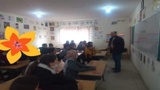 الخطاط محمد مخوخ يؤطر ورشة لفن الخط العربي لفائدة تلاميذ الثانوية سلاس الاعدادية بالوردزاغ بغفساي بإقليم تاونات