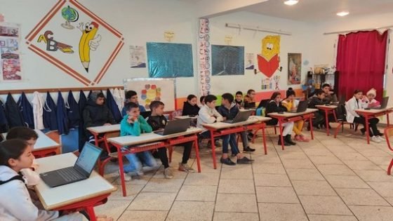 قافلة “لنتعلم البرمجة المعلوماتية ” تحط الرحال بالوحدة المدرسية احجر معبد بتاونات