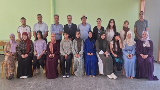 استقبال حار للتلميذات المتفوقات في الباك بتاونات من طرف منتدى كفاءات تاونات بالقنيطرة