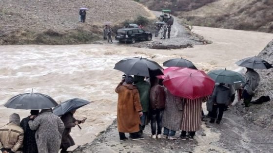 إنقاذ أسرة من الغرق في سيول بجماعة الرتبة بإقليم تاونات