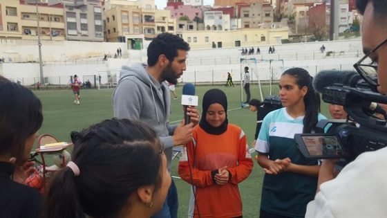 طاقم برنامج شباب بقناة الرياضية يحط الرحال بمدينة تاونات لتصوير إحدى حلقاته