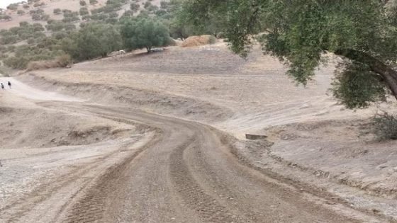 مجموعة الجماعات التعاون بإقليم تاونات تواصل فك العزلة عن دواوير بجماعة بوعروس بدائرة تيسة
