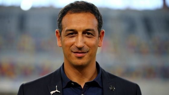 اللاعب الدولي المغربي (ابن تاونات) رشيد العزوزي يحقق الصعود للقسم الوطني الأول للدوري الألماني رفقة فريق غرويتر فورت