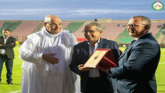 العصبة الجهوية الساقية الحمراء لكرة القدم تكرم إبن تاونات جمال السنوسي رئيس نادي سطاد بالعيون