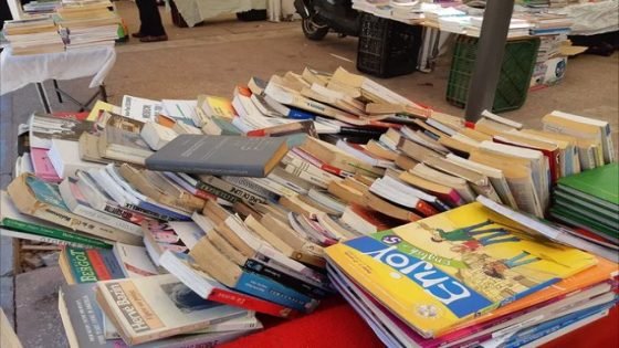 إقبال كبير على شراء الكتب والمقرارات المدرسية المستعملة بتاونات