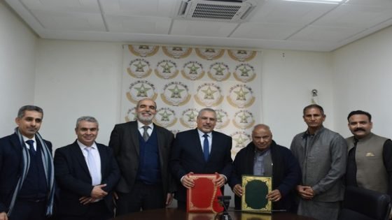 بحضور إبن تاونات المستشار البرلماني السطي..الاتحاد الوطني للشغل بالمغرب يوقع اتفاقية شراكة مع اتحاد عمال باكستان