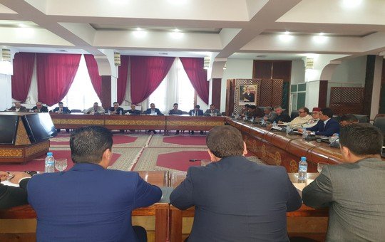 عامل تاونات يدعو رجال السلطة والمصالح المعنية تجندهم لمراقبة المواد والتواجد في الميدان