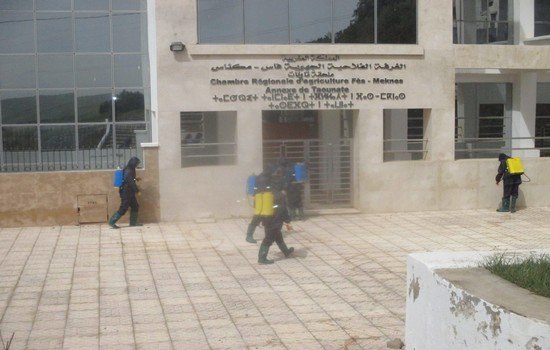 صور تبرز جوانب من الإجراءات الاحترازية للحد من تفشي كورونا بإقليم تاونات