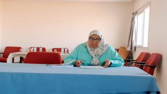 فاطمة مزيوق أستاذة متقاعدة من تاونات تبلغ من العمر 64 سنة.. تحصل على شهادة الماستر بميزة مشرف جداً بفاس