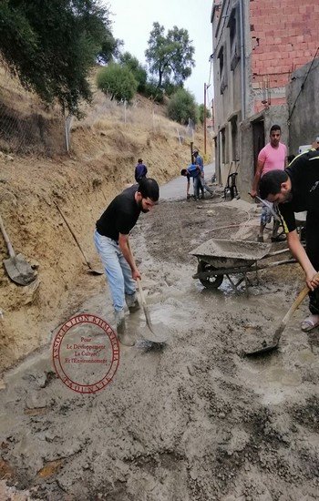جمعية اخمالشة للتنمية والثقافة والبيئة تساهم في تعقيم وتوعية ساكنة حي اخمالشة بتاونات