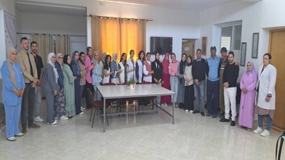 تلميذات إعدادية النهضة يزرعن البسمة بزيارة لجمعية بسمة الأمل للإعاقة الذهنية بتاونات