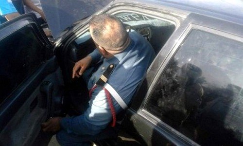 سيارة الدركيين التي حاصرها السكان