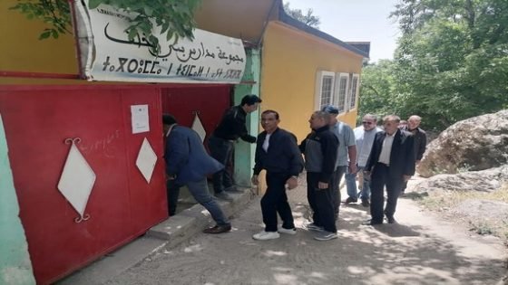 زيارة تفقدية لمحمد البوزيدي المدير الإقليمي للوقوف على وضعية التعليم والدراسة بجماعة تاغزوت بالحسيمة