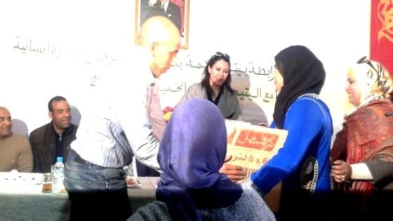 جمعية “رابطة بيت الحكمة” بقرية بامحمد توزع الألبسة والمواد الغذائية على أسر الأيتام بشراكة مع مؤسسة “مرجان”