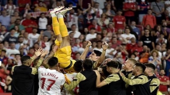المغربي (إبن تاونات) ياسين بونو أفضل لاعب إفريقي في في لاليغا سانتاندير