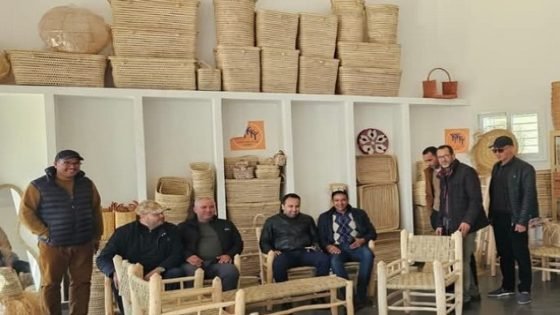 زيارة فاعلين سياسيين بتاونات للتعاونية الحرفية الوحدة بجماعة الجبابرة لدعم النهوض بالصناعة التقليدية