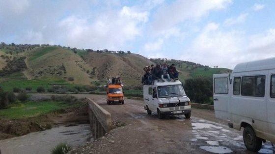 ساكنة أكثر من 30 دوار بتراب جماعة رأس الواد بنواحي تاونات تعاني في ظل غياب قنطرة على واد…