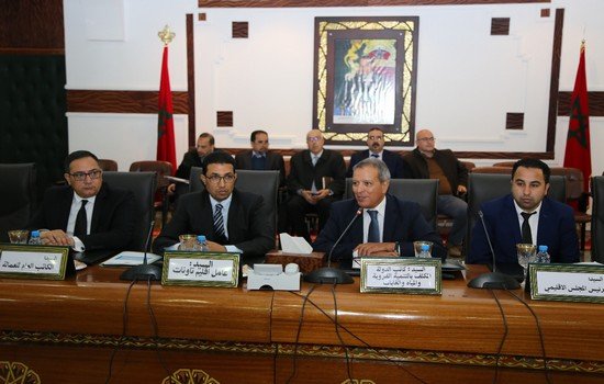 حمو أوحلي كاتب الدولة المكلف بالتنمية القروية يزور تاونات و يتفقد عددا من المشاريع المبرمجة