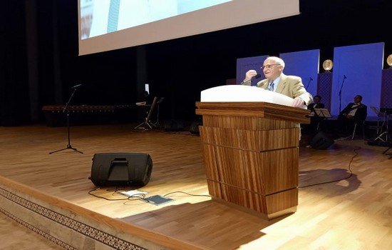 تكريم المخترع المغربي إبن تاونات رشيد اليزمي خلال حفل منحة التفوق الدراسي "استحقاق" بالرباط
