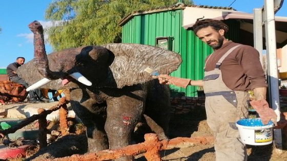 حي الرميلة بمدينة تاونات يتزين بنصب تذكاري رائع لشاب تاوناتي