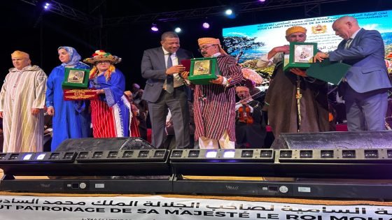 عامل تاونات يترأس المهرجان الوطني للعيطة الجبلية ويشرف على تكريم رواد هذا الفن