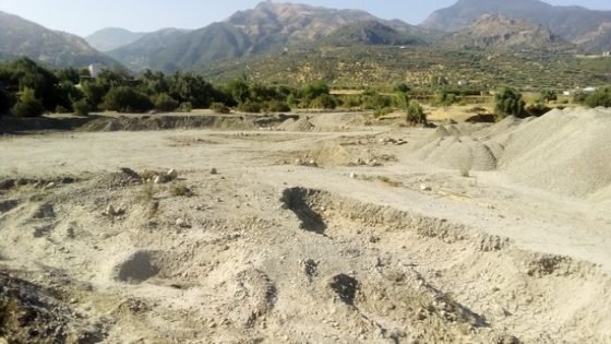مواطنون يطالبون بالتعويض عن الضرر الذي طالهم نتيجة ما وصفوه ” استغلال مقلع ” بضواحي تاونات
