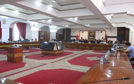 عامل تاونات يعقد لقاء تواصليا مع ممثلي الهيئات السياسية والتنظيمات النقابية وجمعيات المجتمع المدني والصحافة التابعة لإقليم تاونات