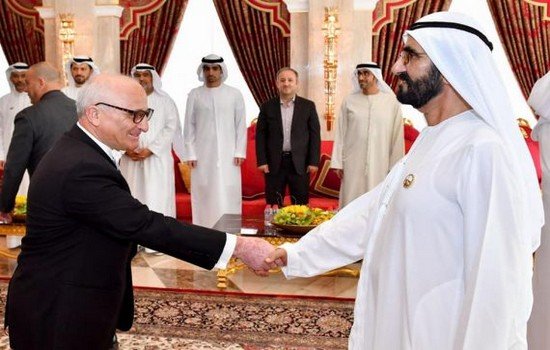 تكريم المهندس والعالم المغربي إبن تاونات رشيد اليزمي في الإمارات بميدالية التمييز العلمي