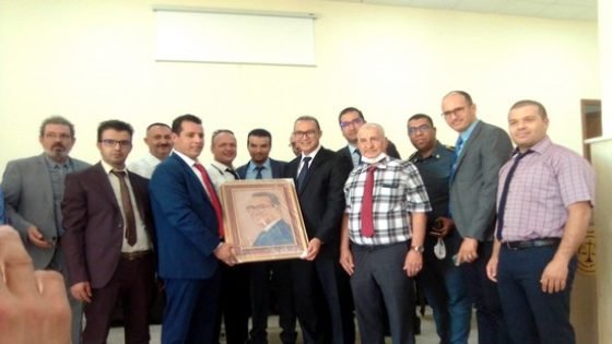 شخصيات قضائية بإبتدائية تاونات تُكرم وكيل الملك السابق الأستاذ أحمد العلوي الإسماعيلي بمؤسسة دار المحامي بتاونات السفلى