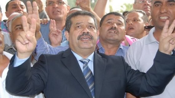 مهنيو سيارات الأجرة بعين اكدح يجددون مكتبهم