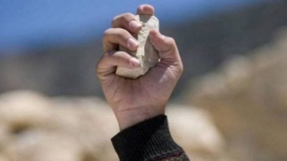 مختل عقليا يهدد سلامة المواطنين بجماعة الرتبة بإقليم تاونات