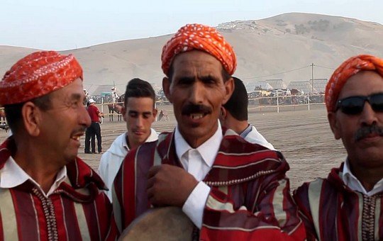 فرق محلية تراثية مشاركة في مهرجات تيسة