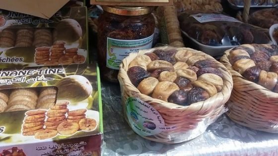 فضيحة في معرض مهرجان التين بتاونات..مسؤولون ومنتخبون يأخذون أكياس من التين من التعاونيات دون تأدية ثمنها